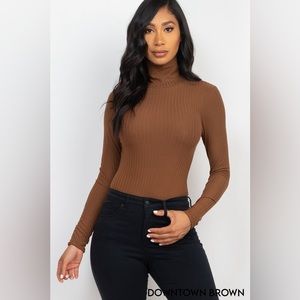 552. Turtleneck Bodysuit in Brown
